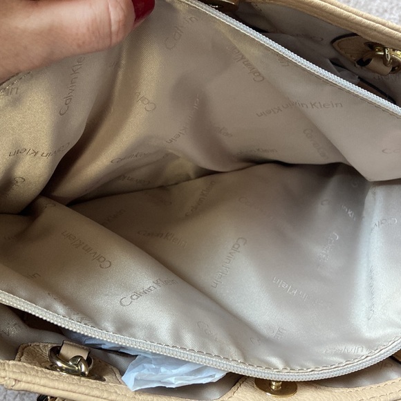 NWOT Calvin Klein Saffiano Tote Leather Beige‎ Handbag - Picture 12 of 14